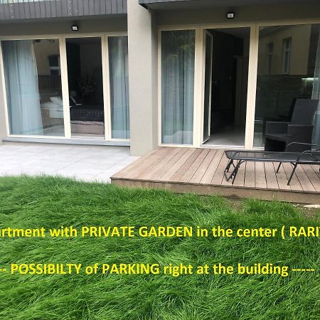 Luxury Apartment With Private Garden Prag Exteriör bild